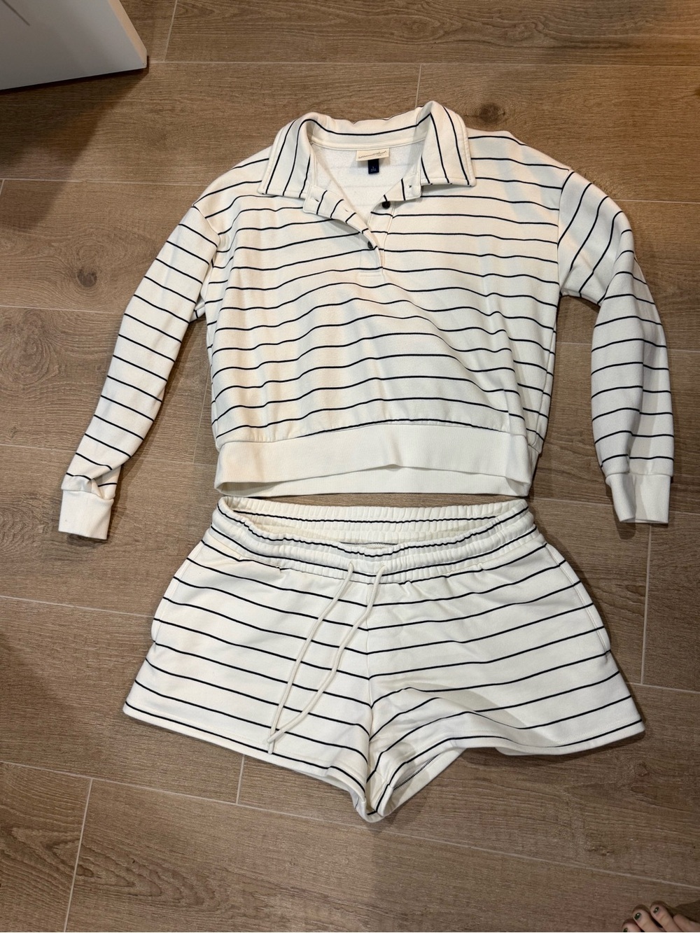 Universal Thread Cream and Navy Striped Set